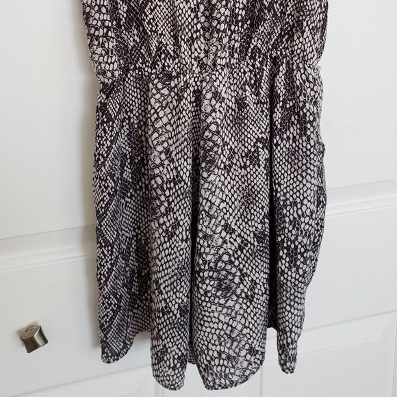 Tokito python print romper (size 8 AUS, size S US) - Picture 3 of 15